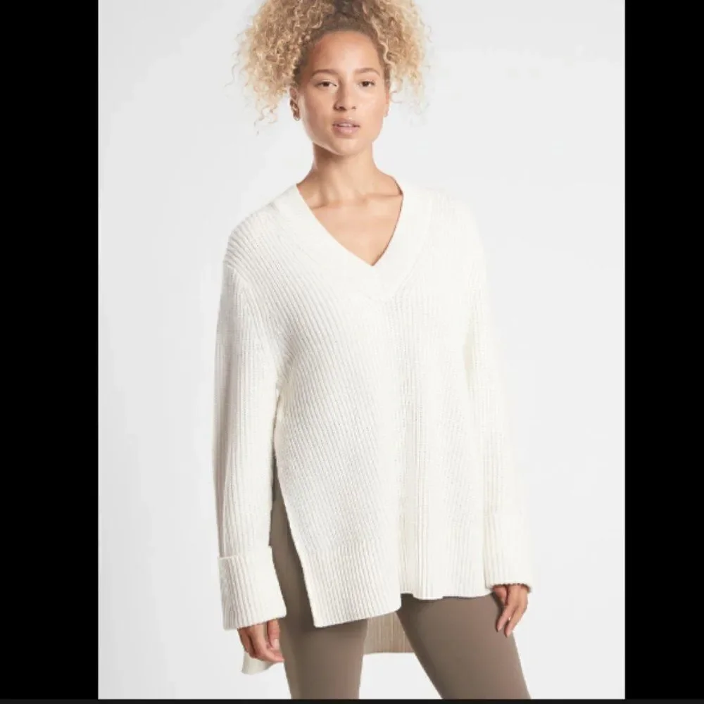 Athleta Shasta V Neck Wool Blend Knit Oversized Sweater XXS